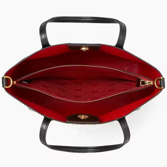 Bleecker Stencil Hearts
Medium Crossbody Tote - Picture 4 of 12